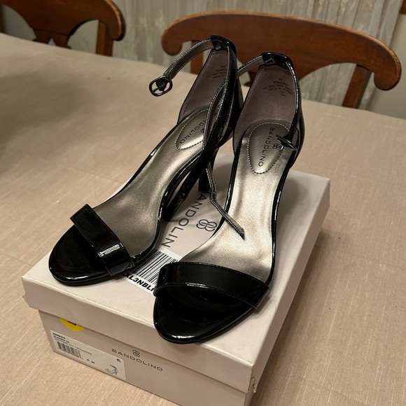 Bandolino Madia Size 5 Open-Toe Black Patent Dress Sandals, NIB - Picture 4 of 10